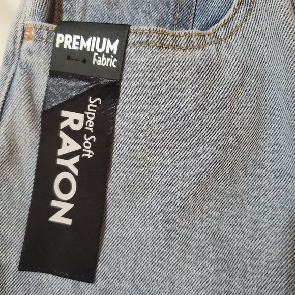 Simple Society Super High Rise Roll Cuff Light Wash Balloon Jeans w/ Bli… - Picture 10 of 15